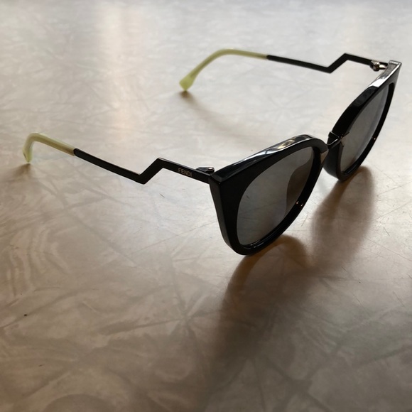 Fendi Mirrored Cat Eye Sunglasses Black Acetate - Picture 4 of 8